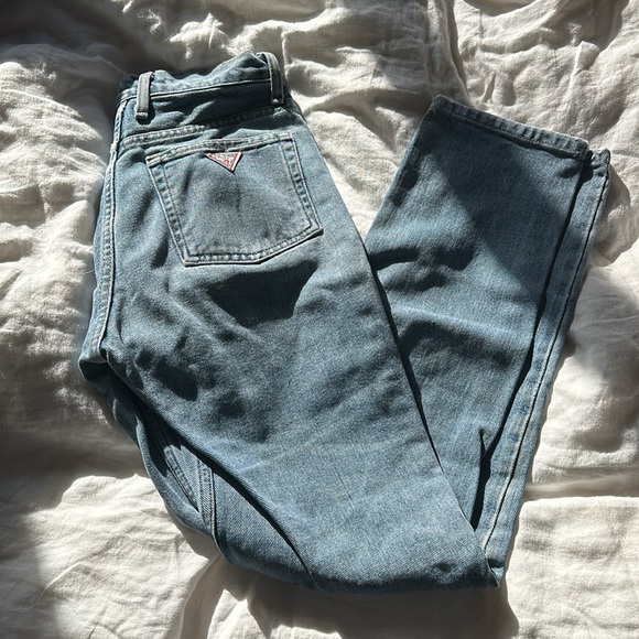 Vintage Guess Jeans | Size 27 fit like 26 - Picture 3 of 9